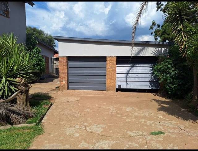 4 BEDROOM HOUSE FOR SALE IN SELCOURT